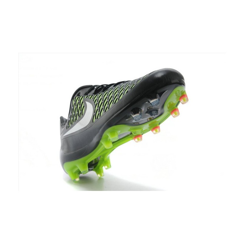 magista opus white green