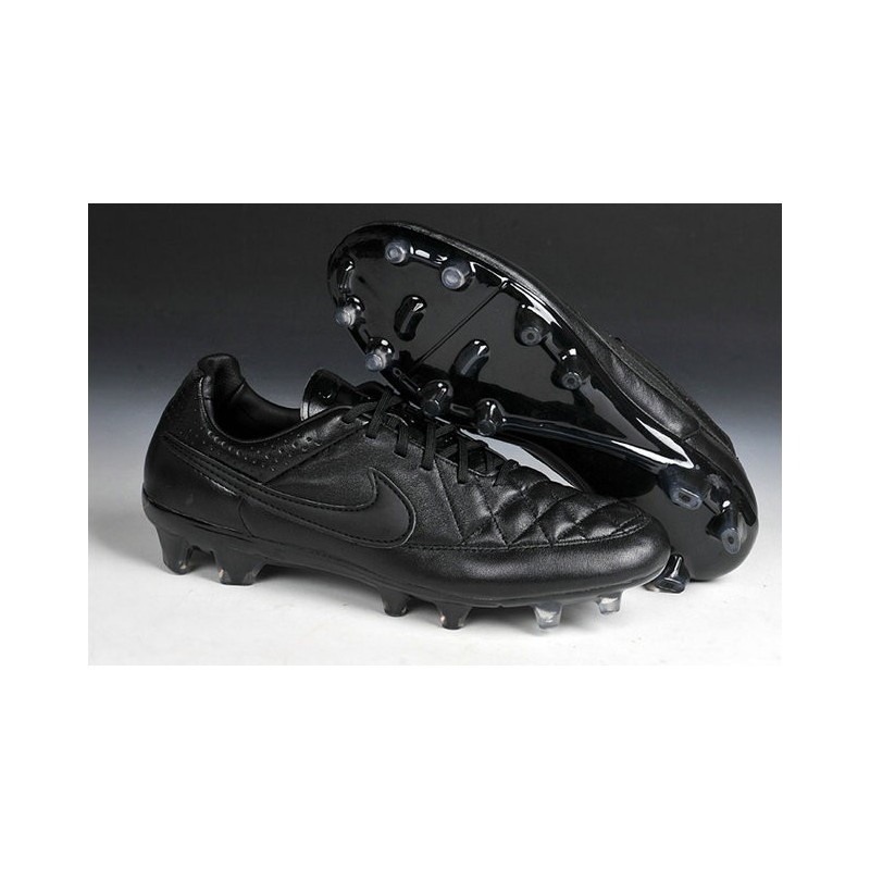 black nike football boots mens