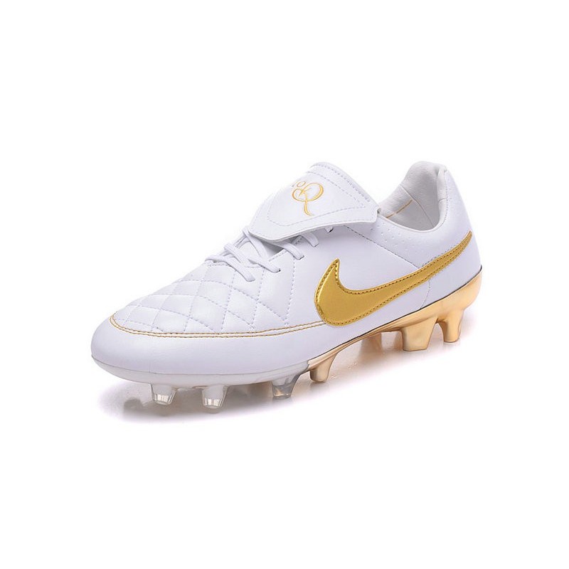 r10 cleats