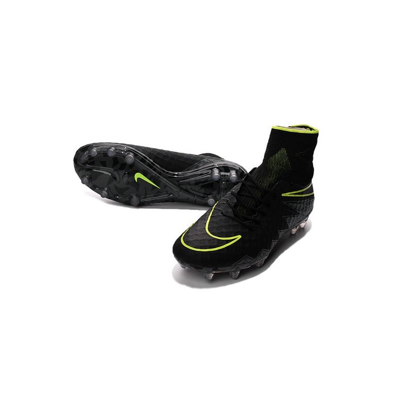 black nike hypervenom cleats