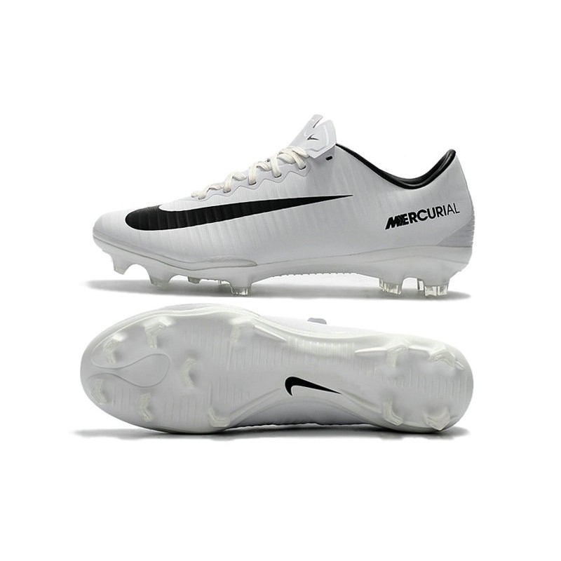 soccer shoes nike white